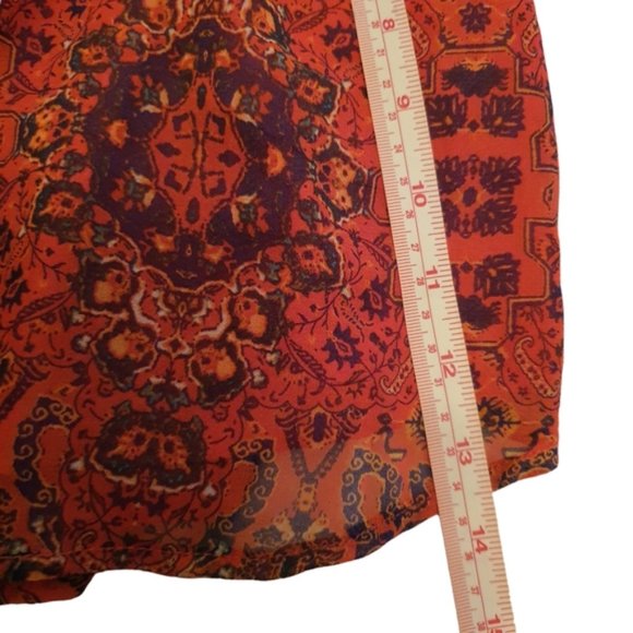 The Fifth Label Red Shorts - Picture 4 of 12